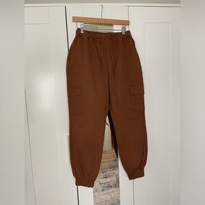 Good American Women’s Cargo Jogger Pant